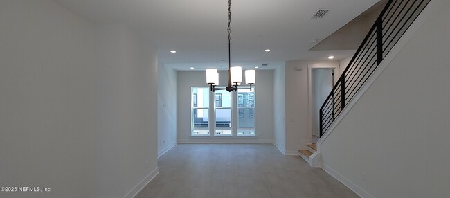 Building Photo - 1614 Bridgeton Dr