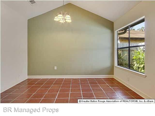Building Photo - 2 br, 2 bath House - 8029 Summa Ave. #A