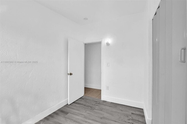 Building Photo - 137 NW 29th Ave