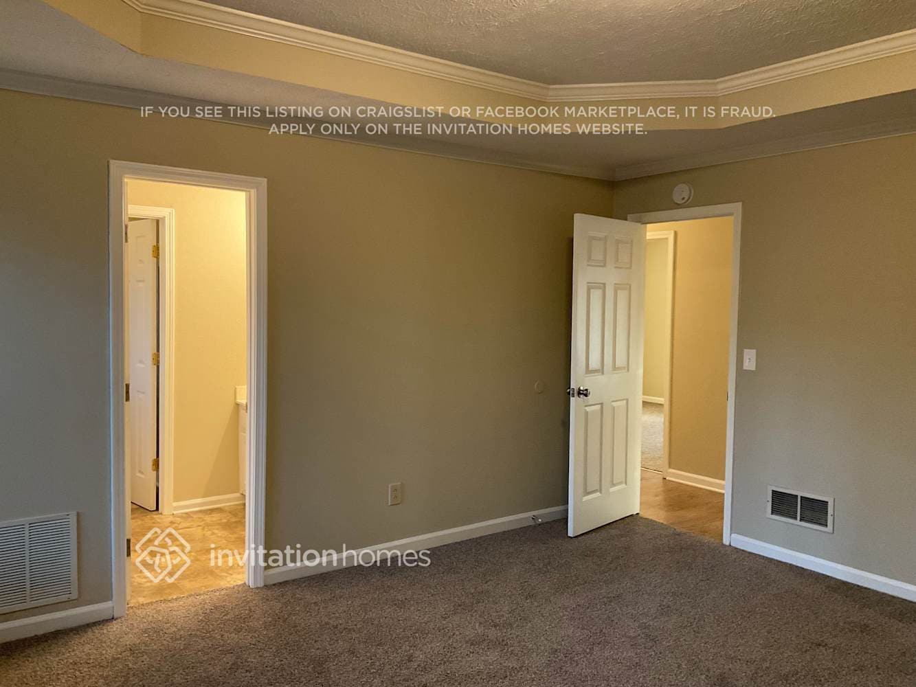 Building Photo - 2355 Huntington Dr