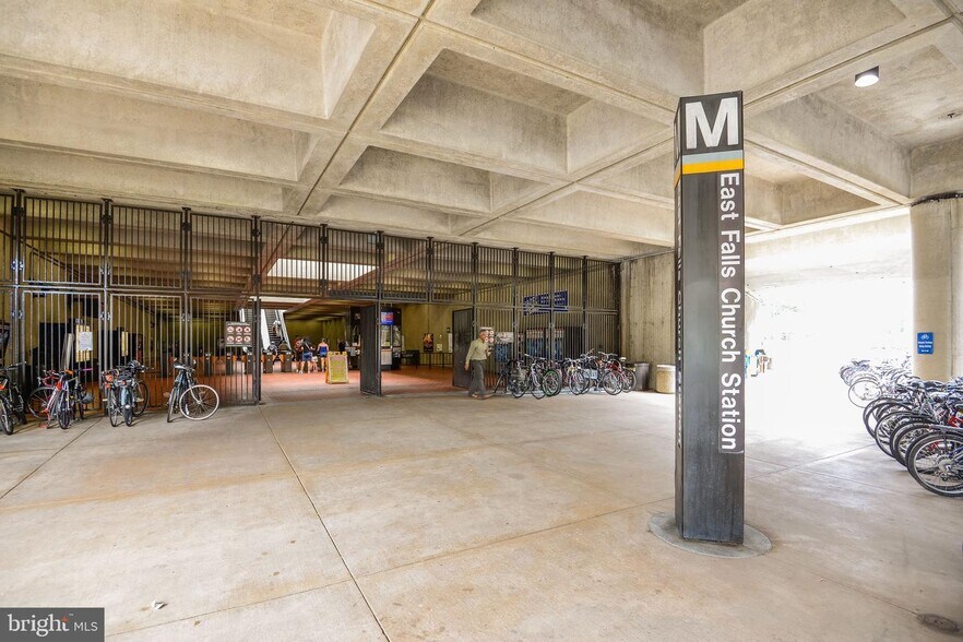 Nearest metro - 3800 Powell Ln