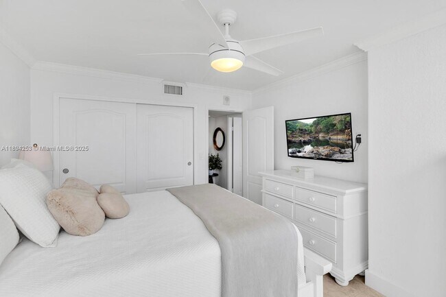 Building Photo - 7135 Collins Ave