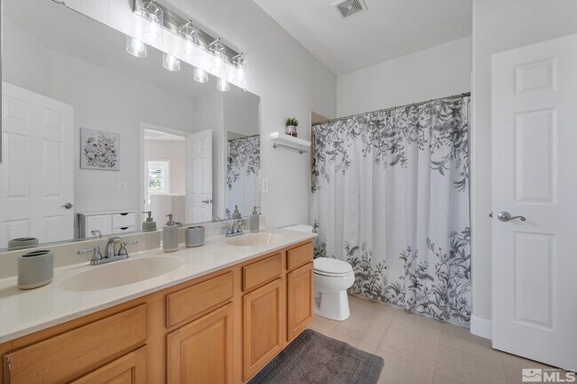 Building Photo - 10459 Summershade Ln