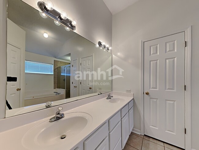 Building Photo - 1374 Siskin Dr