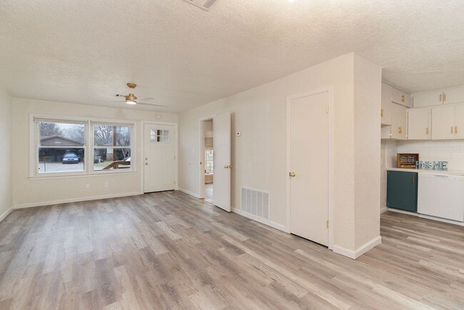 Building Photo - 1809 NW Lincoln Ave