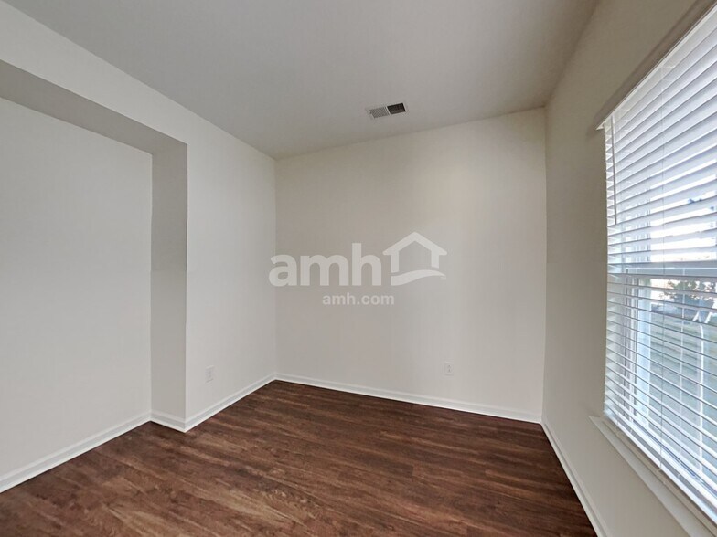 Building Photo - 632 Hamilton Park Dr