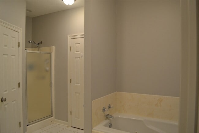 Building Photo - 109 Stratford Dr