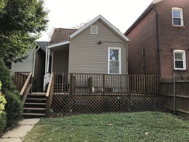 Building Photo - Stunning Large Home near Tower Grove Park
