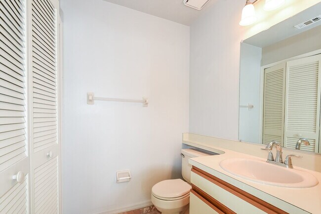 Building Photo - 9474 Chandon Dr