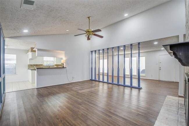 Building Photo - 11527 Sagewillow Ln