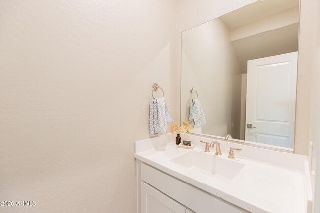 Building Photo - 3726 E Flower St