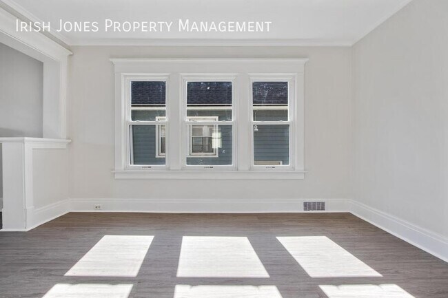 Building Photo - 2518 Delaware Ave