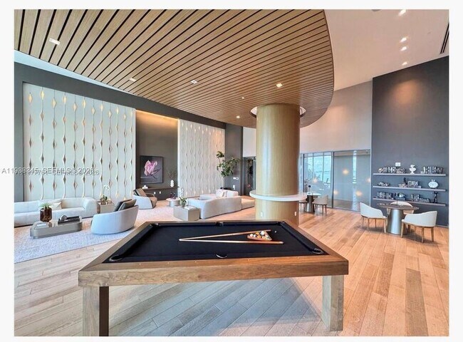 Building Photo - 460 NE 28th St