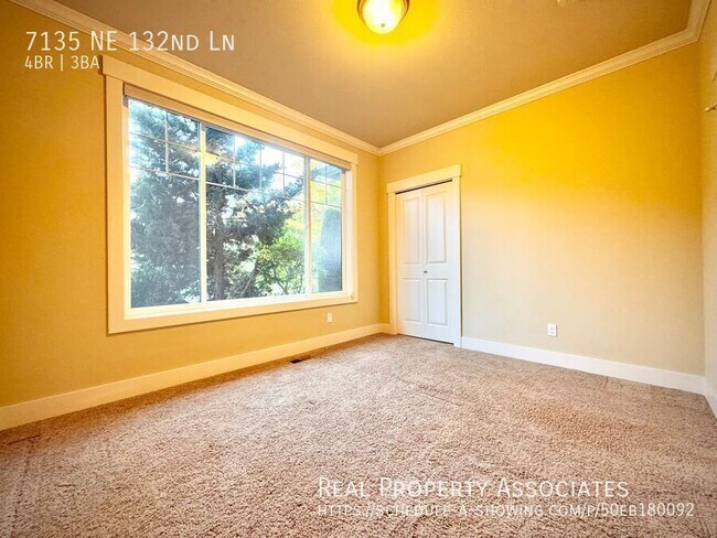 Building Photo - 7135 NE 132nd Ln