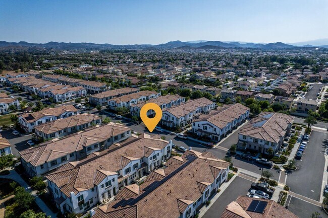 Building Photo - 30324 Town Square Dr