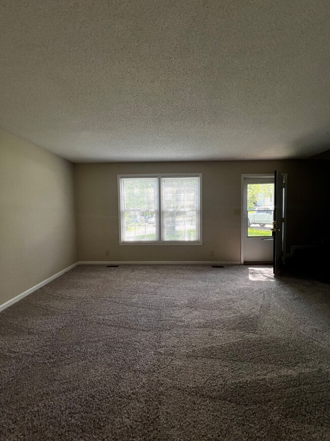 Building Photo - 1803 Palamino Dr