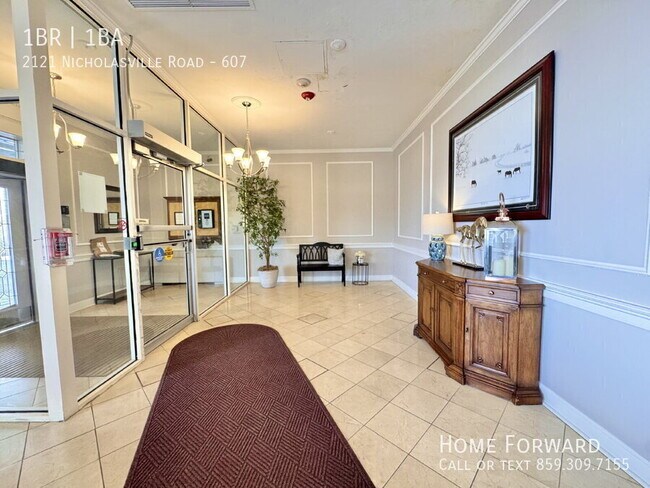 Building Photo - 2121 Nicholasville Rd