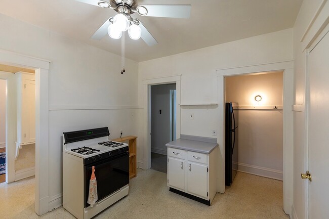 Building Photo - 202 Ridgeland Ave