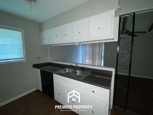 Building Photo - Bright 3BR Home in Raleigh | High Vaulted Ceilings & Large Fenced Backyard