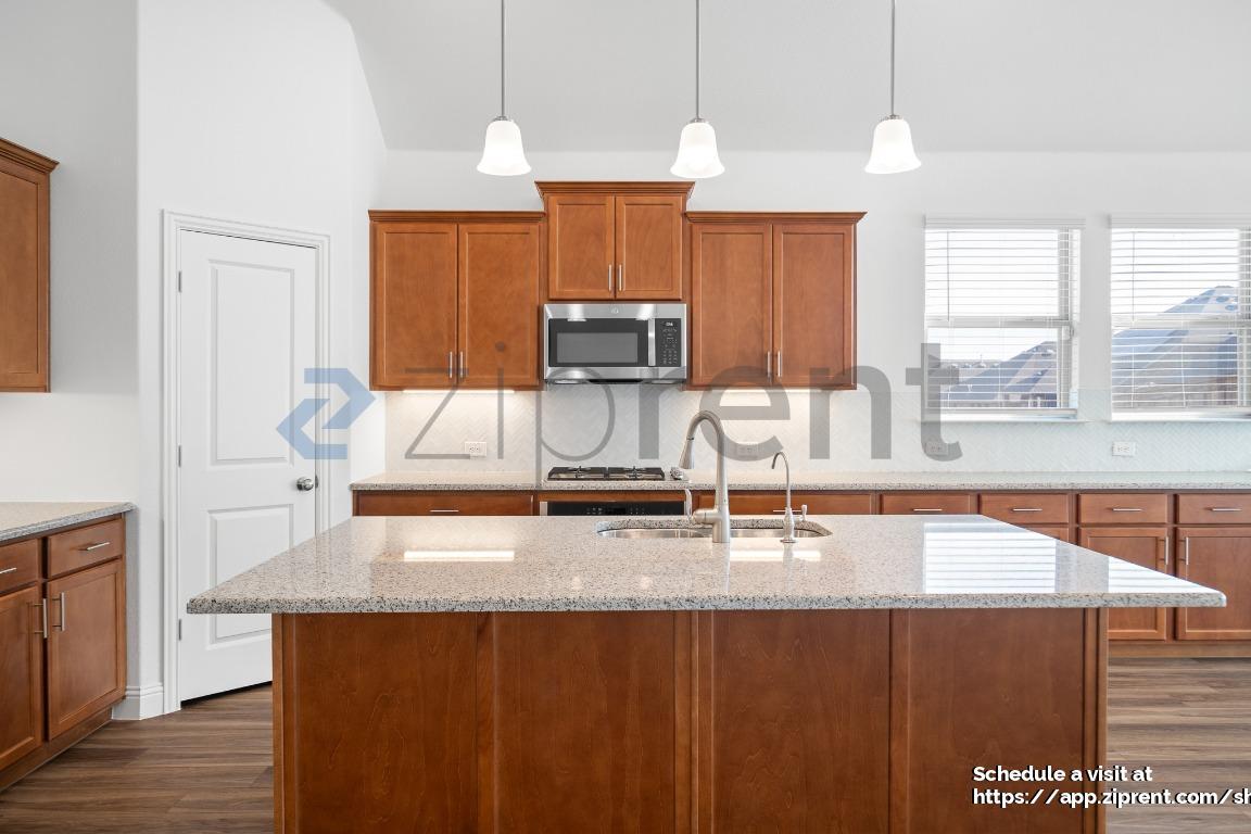 Building Photo - 2900 Long Slope Rd