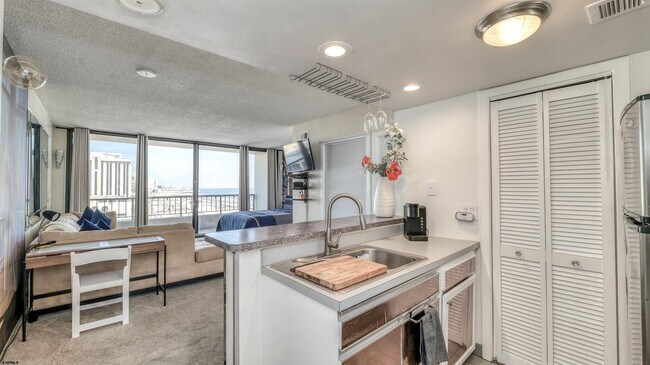 Building Photo - 3851 Boardwalk