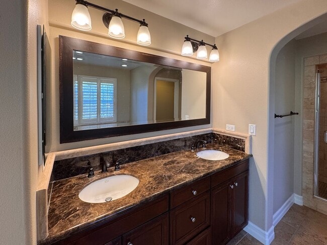 Building Photo - Single House Irvine