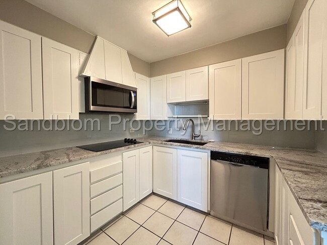 Building Photo - For Lease | Riverside Condo | $1450 Rent