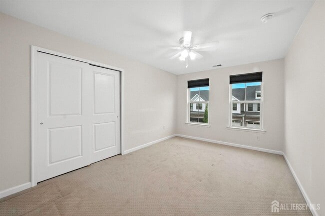Building Photo - 30 Clover Ln