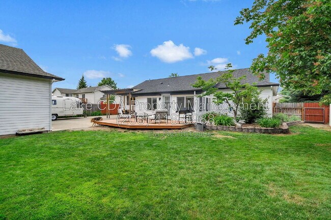 Building Photo - 2082 E Greenleaf Ln