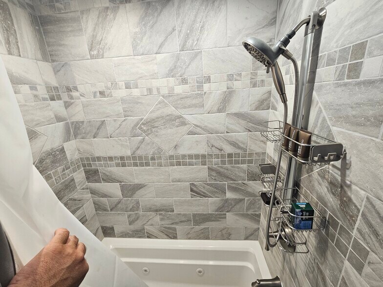 Building Photo - 435 High St