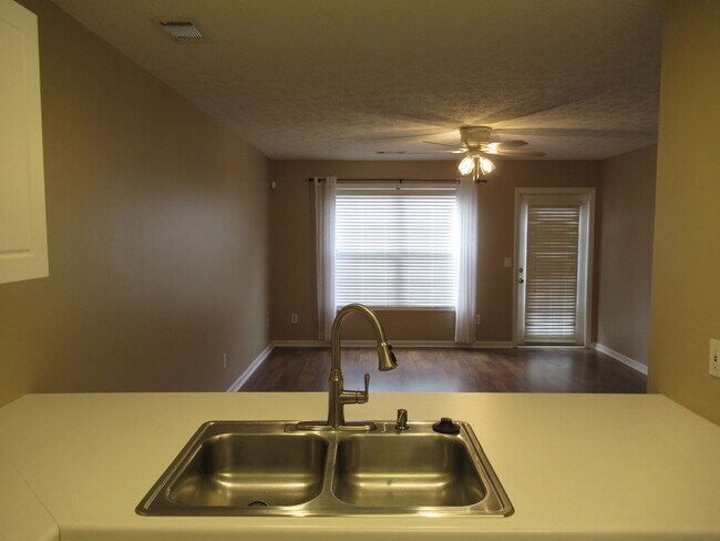 Building Photo - Donahue Crossing Condo #2003