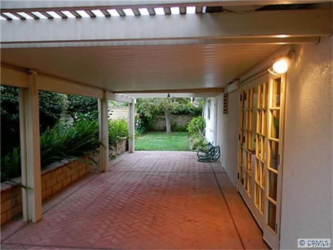 Building Photo - 405 N California St