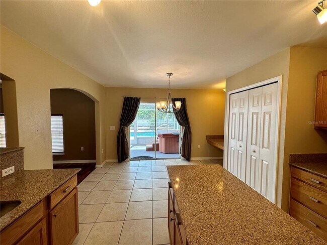 Building Photo - 11721 Ivy Flower Loop