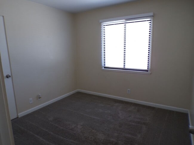 Building Photo - Nicely Upgraded Single Story Home in Vande...