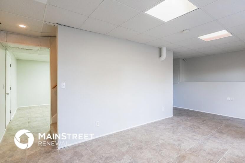 Building Photo - 960 N Walnut St