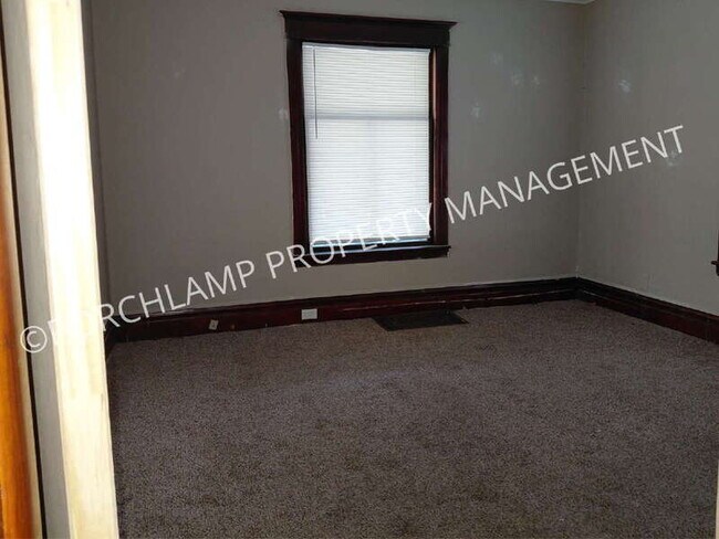 Building Photo - 668 Amity Ave
