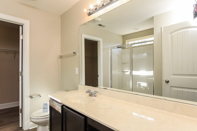 Building Photo - 213 Willow Weald Ct