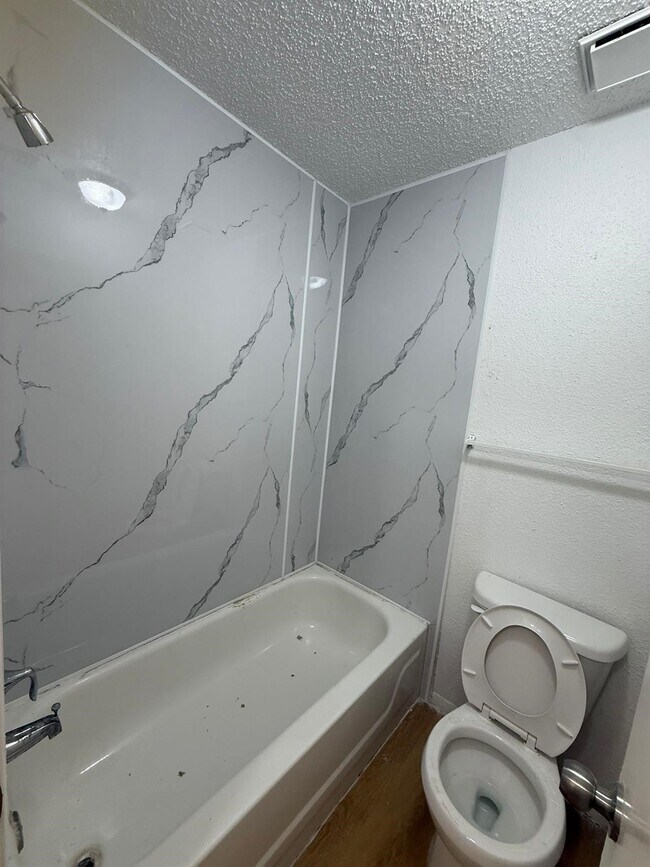 Building Photo - 812 Jefferson Ave