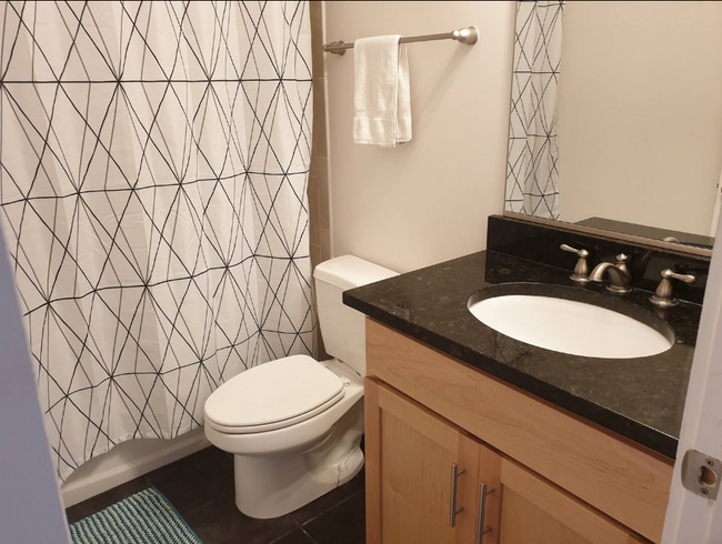 Building Photo - 7 S Stafford Ave