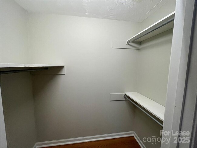 Building Photo - 2474 Oak Valley Ln