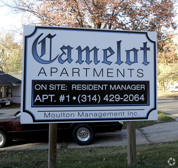 Building Photo - Camelot Apartments