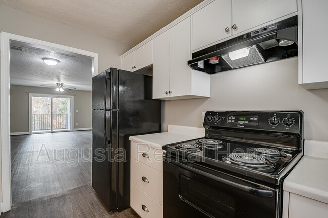 Building Photo - 3004 Strickland Ct