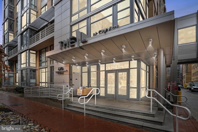 Building Photo - 440 L St NW