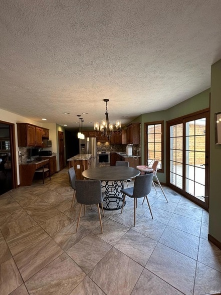 Building Photo - 3825 E Devonshire Ln