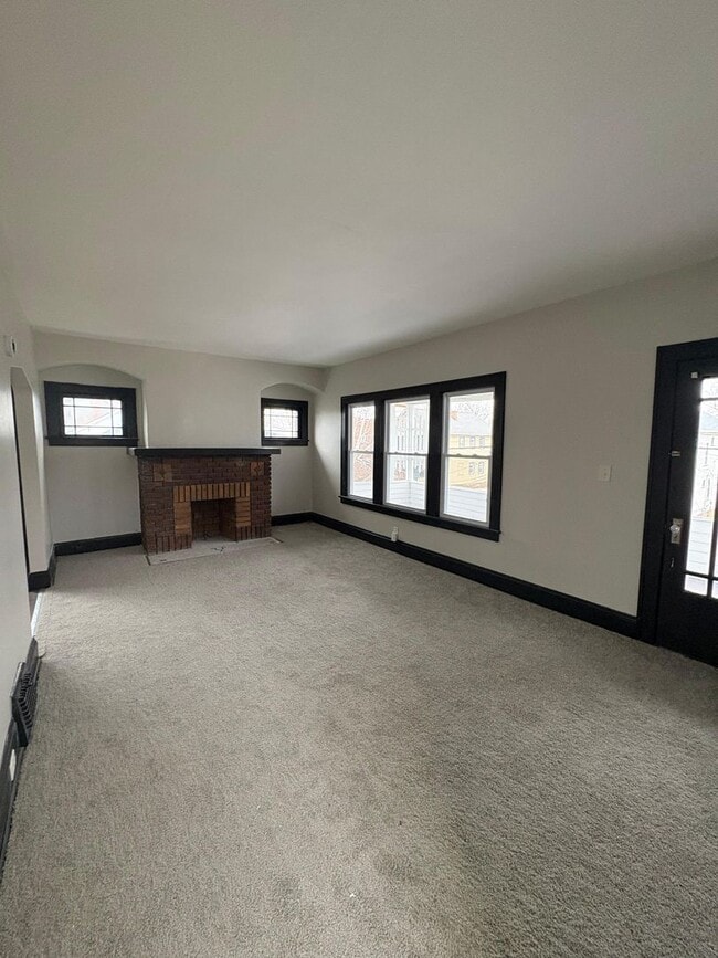 Building Photo - 15710 Corsica Ave