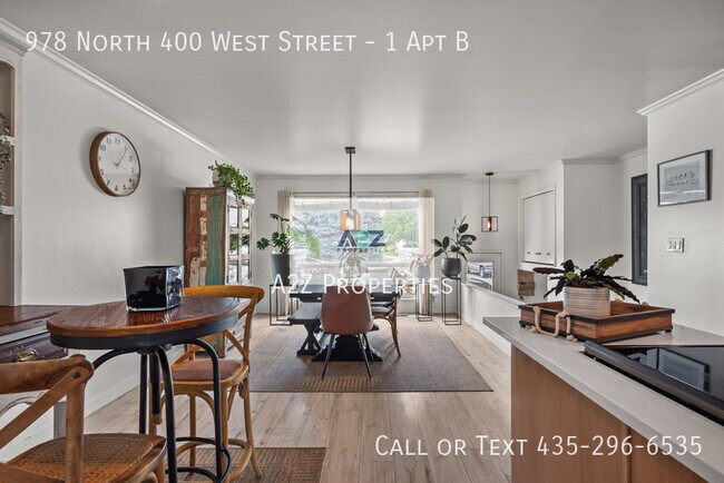 Building Photo - 978 N 400 W St