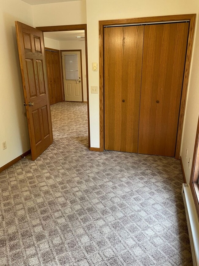 Building Photo - 1214 S Dewey St