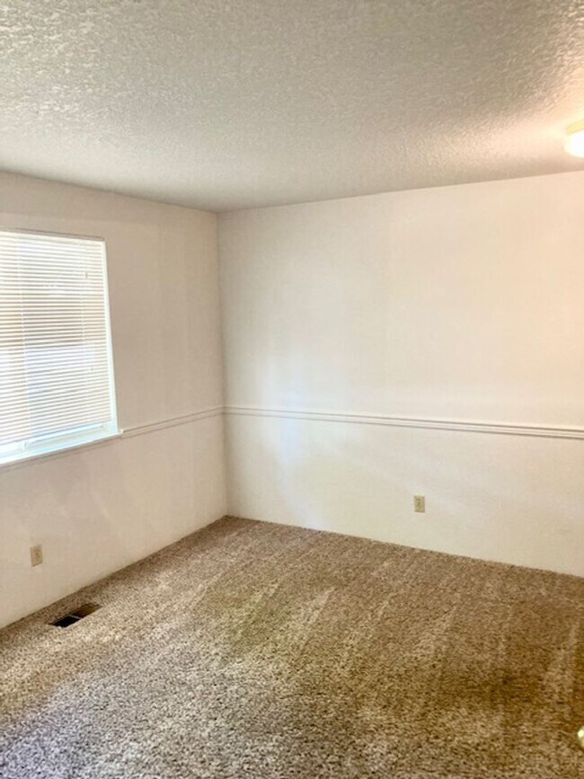 Building Photo - Charming 3 Bedroom, 2 Bathroom Gresham Home