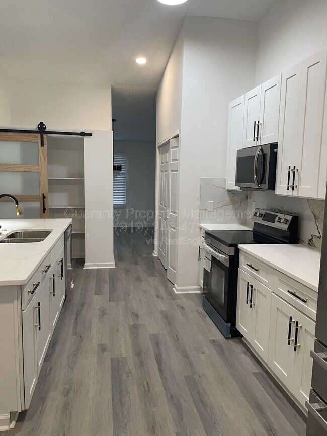 Building Photo - 8029 McGuire Dr