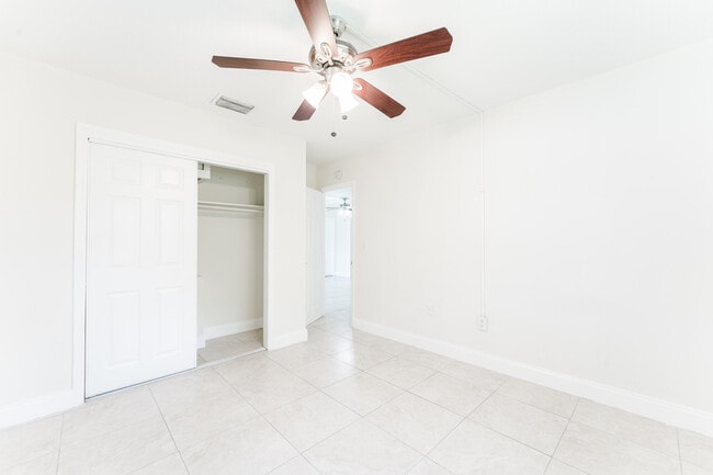 Building Photo - 201 SW 7th St